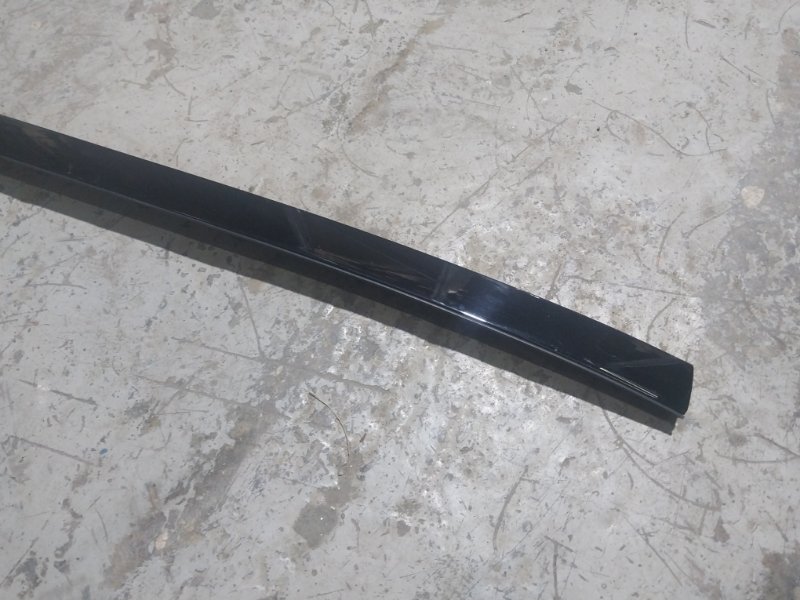 Молдинг лобового стекла