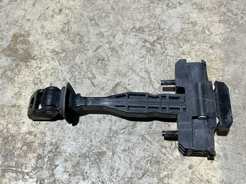 Ограничитель двери