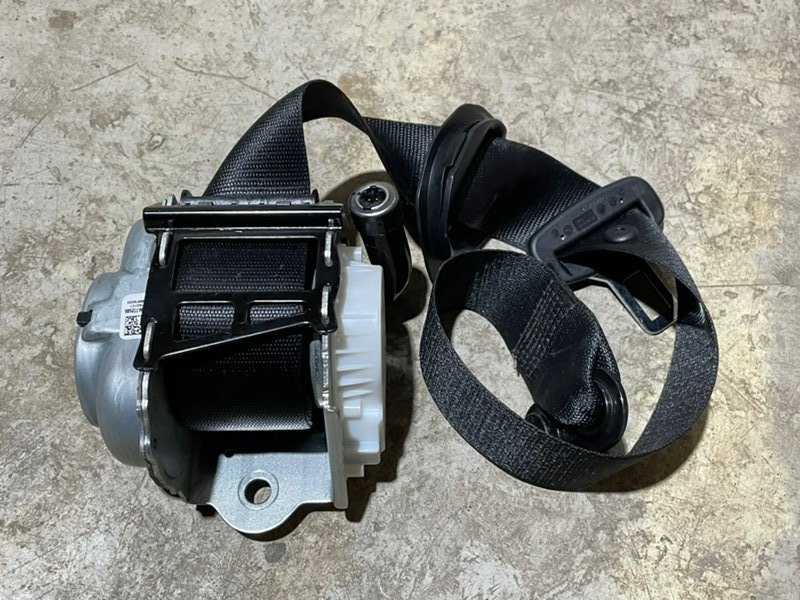 Ремень безопасности