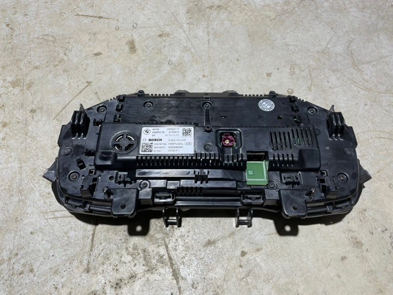 Панель приборов