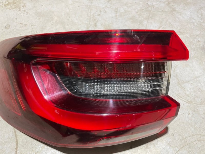 Фонарь задний наружный левый