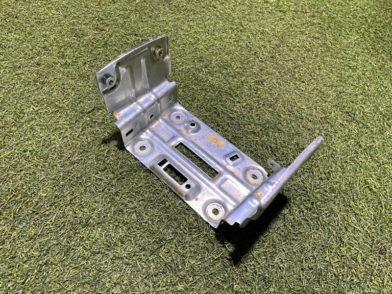 Кронштейн крепления торпедо