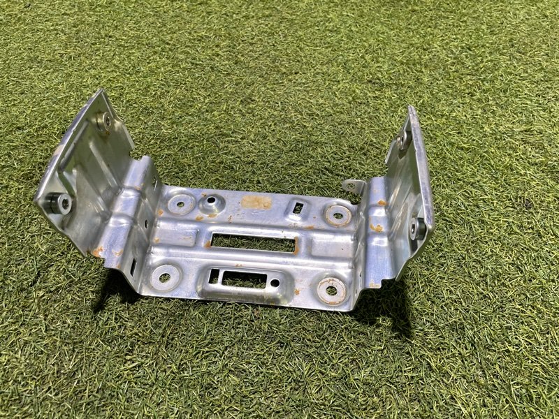 Кронштейн крепления торпедо