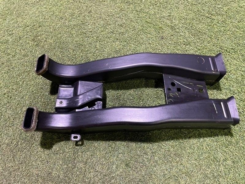 Воздуховод отопителя