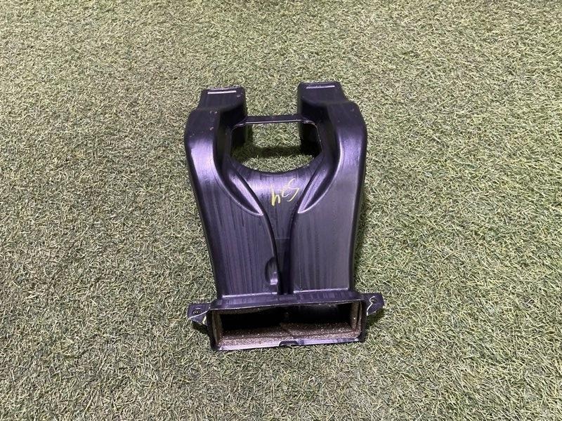 Воздуховод отопителя