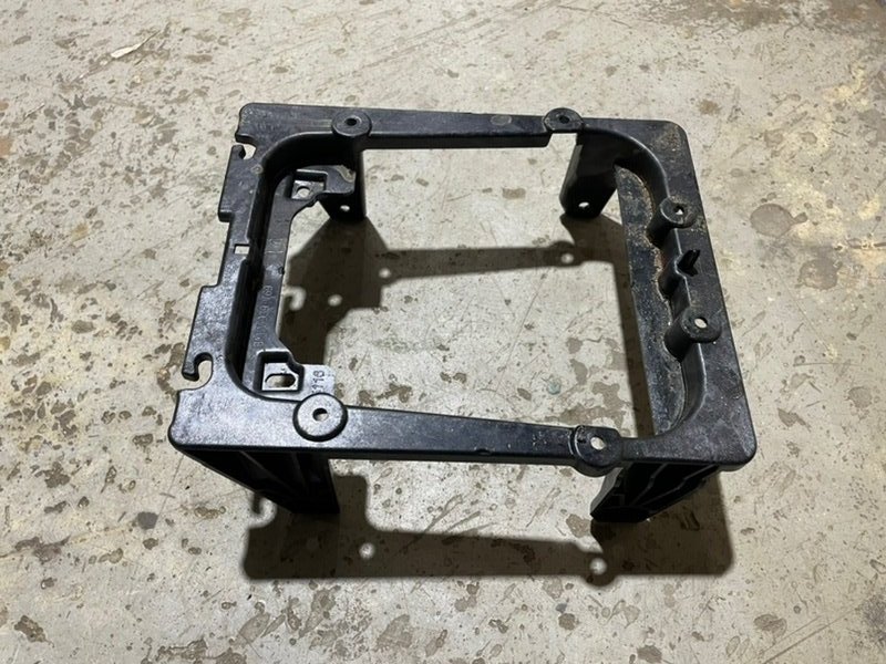 Кронштейн крепления торпедо