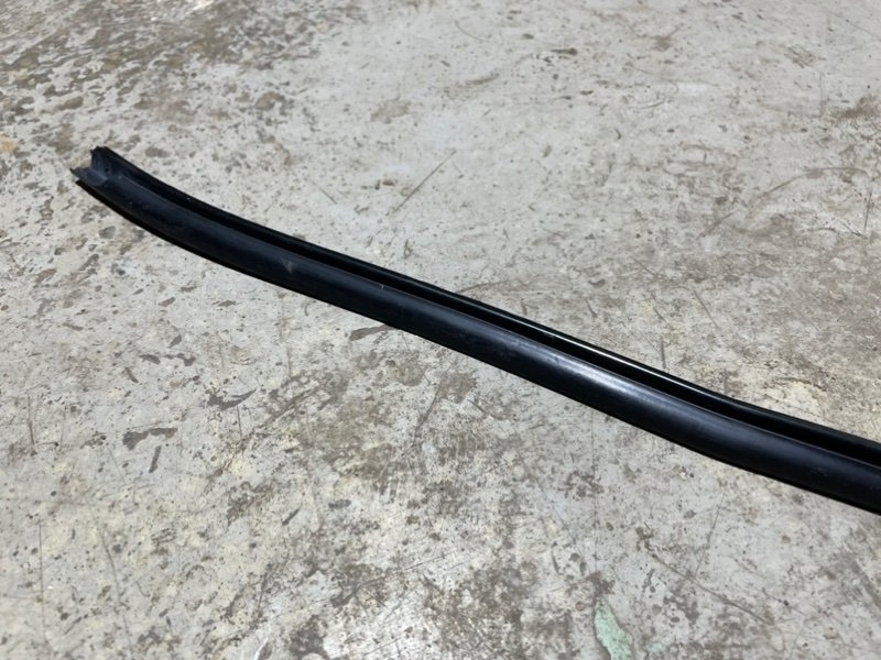 Уплотнитель двери