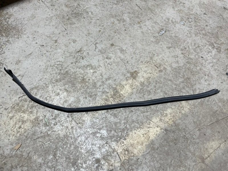 Уплотнитель двери