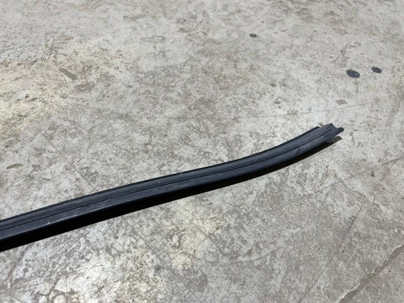 Уплотнитель двери