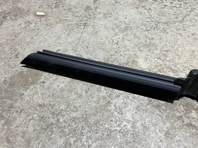 Уплотнитель стекла двери