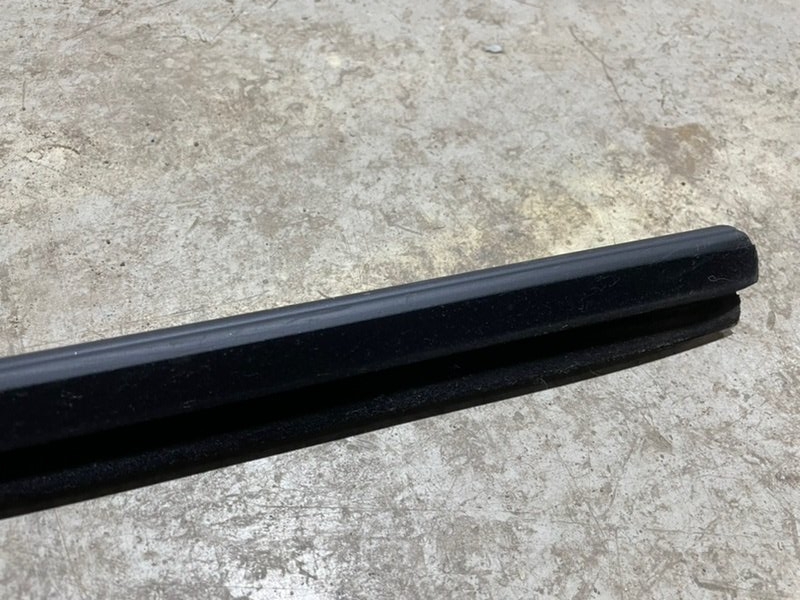 Уплотнитель стекла двери