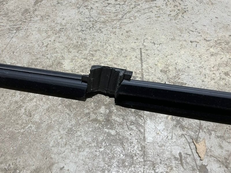 Уплотнитель стекла двери