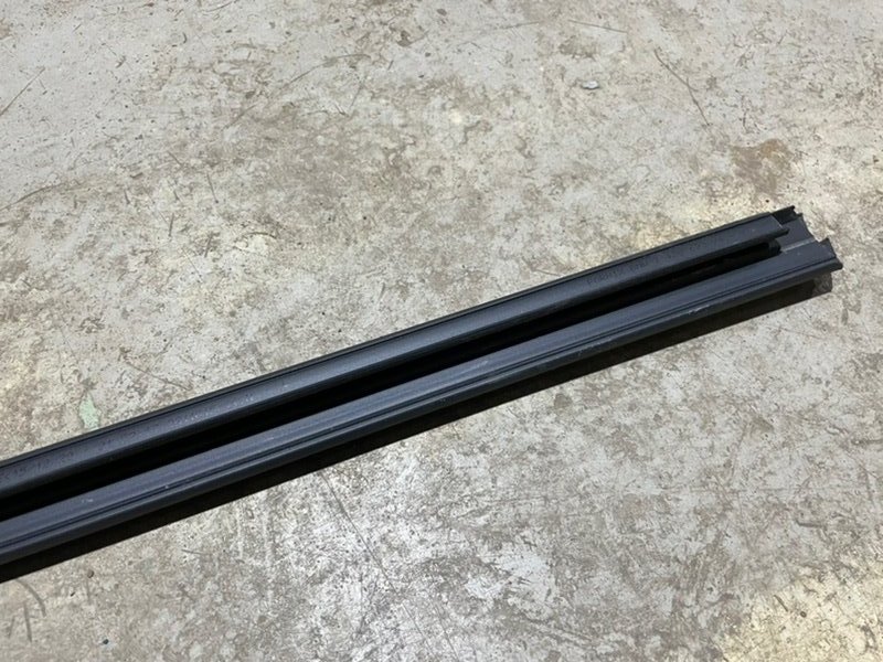 Уплотнитель стекла двери