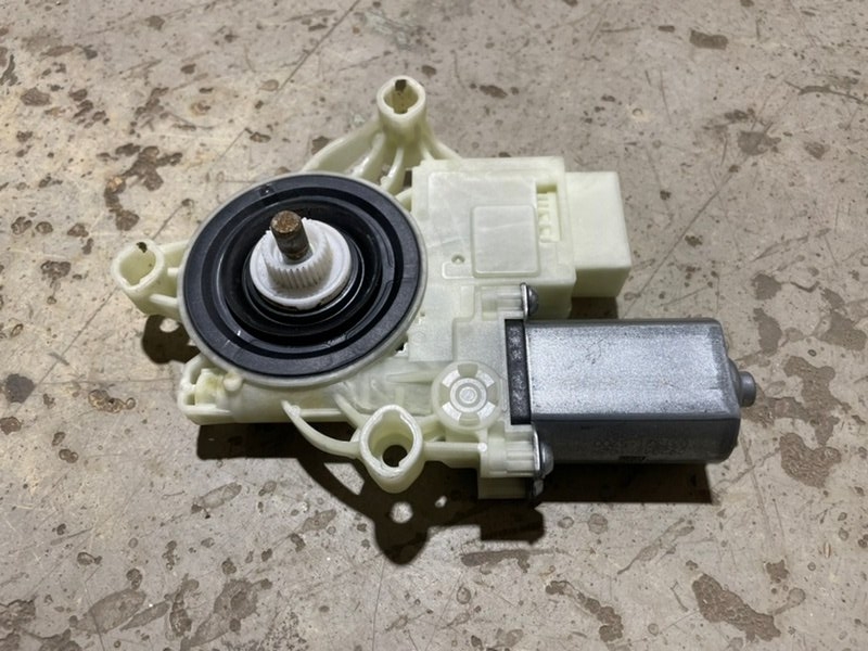 Моторчик стеклоподъемника