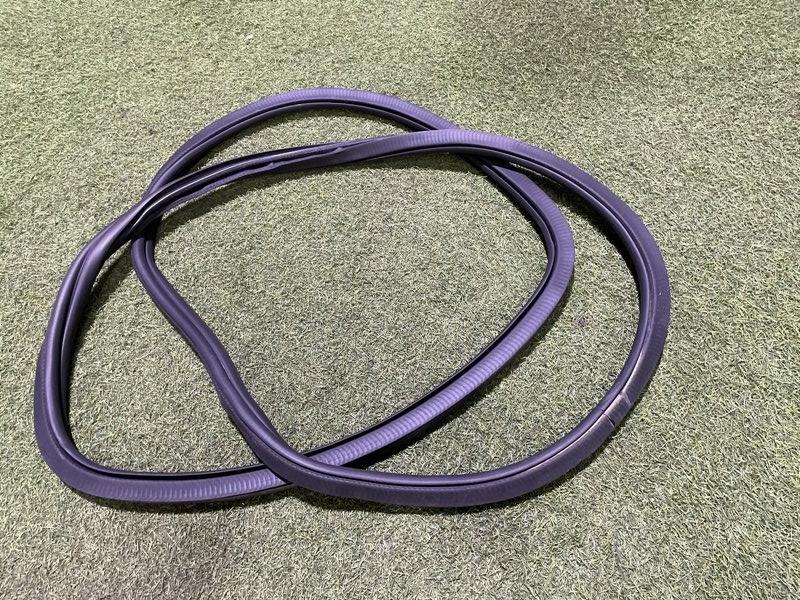 Уплотнитель заднего стекла