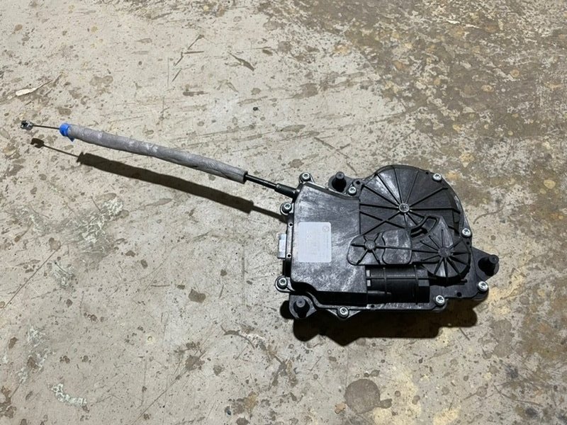 Замок багажника