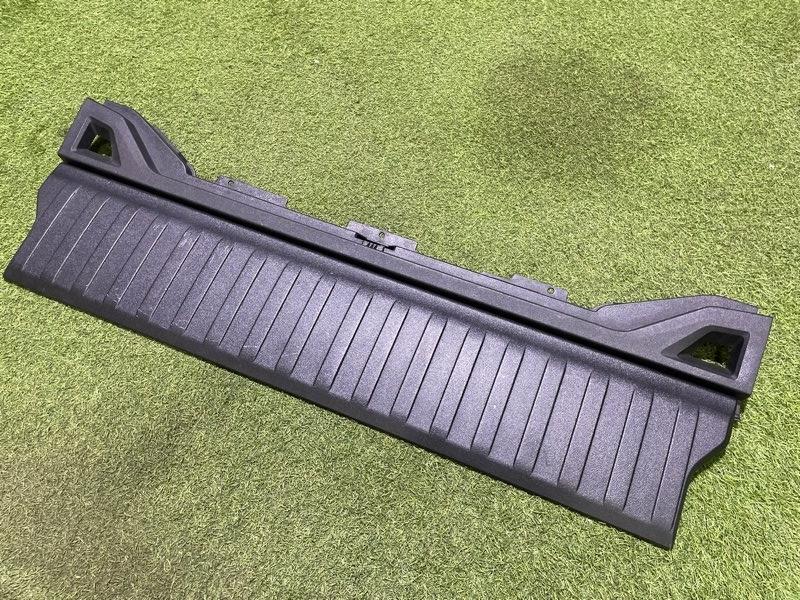 Обшивка багажника