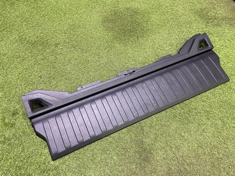 Обшивка багажника