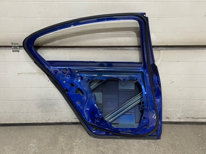 Дверь задняя левая