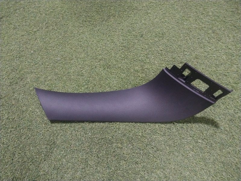 Обшивка крышки багажника