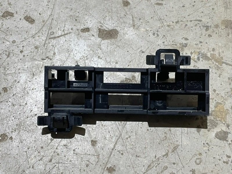 Кронштейн крепежный вспомогательный (разного назначения)