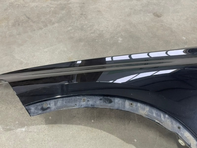 Крыло переднее левое