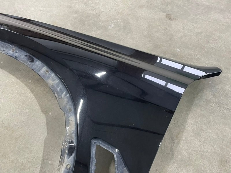 Крыло переднее левое