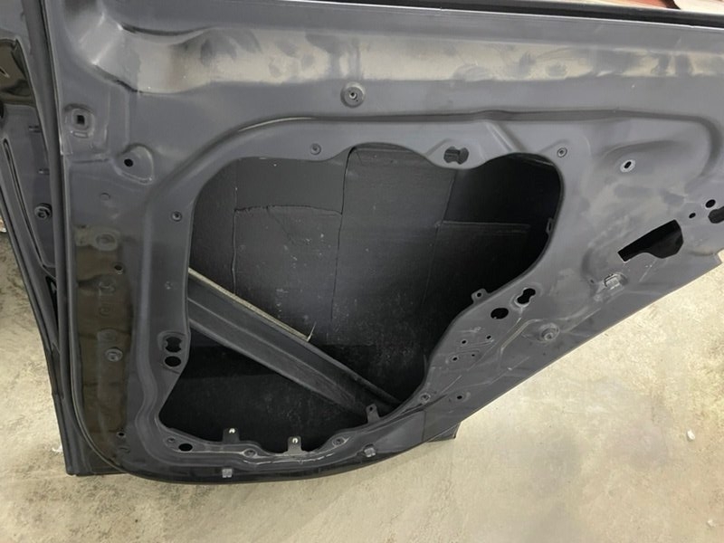 Дверь задняя правая