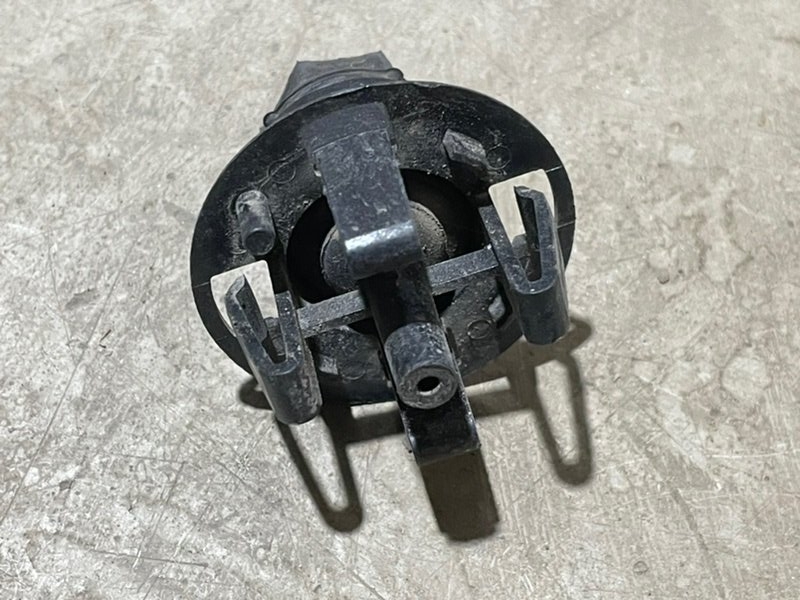 Отбойник капота