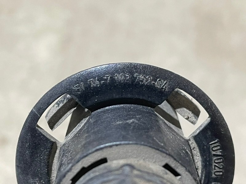 Отбойник капота