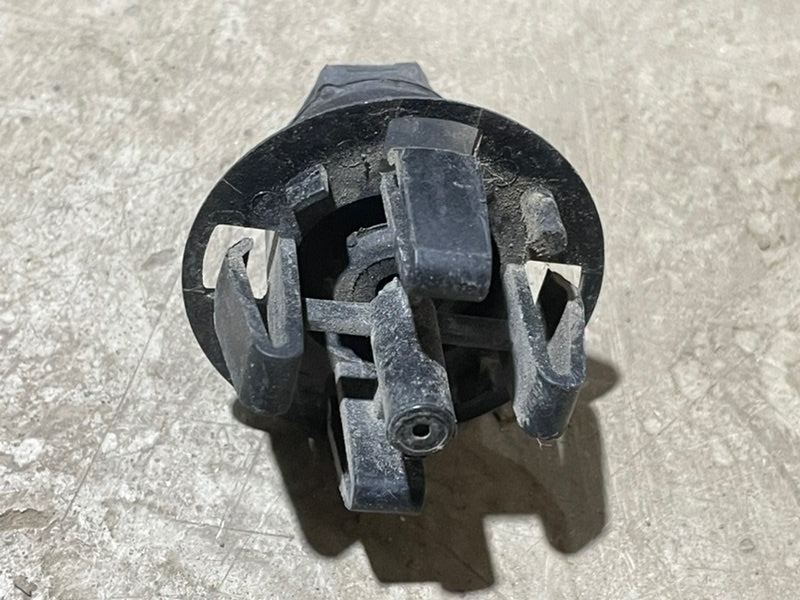 Отбойник капота