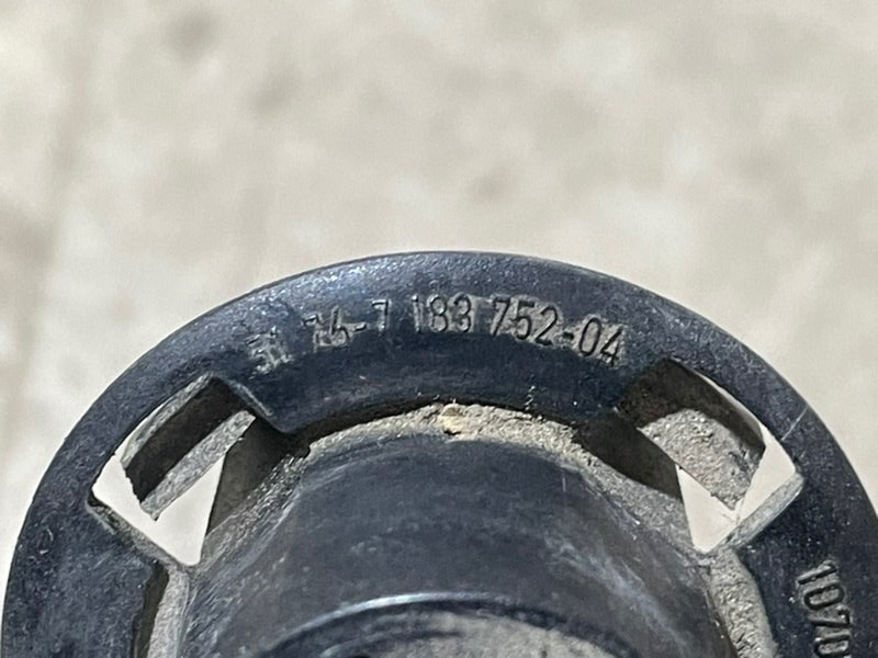 Отбойник капота