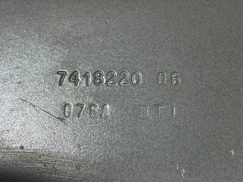 Кронштейн крепления крыла