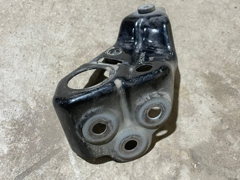 Кронштейн крепления крыла