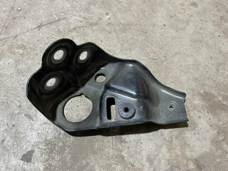 Кронштейн крепления крыла