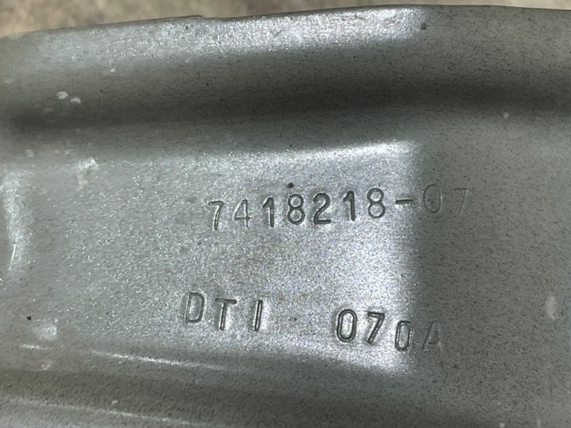 Кронштейн крепления крыла