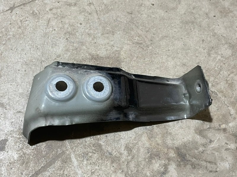 Кронштейн крепления крыла