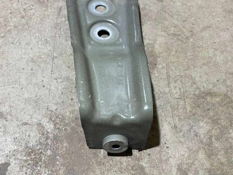 Кронштейн крепления крыла