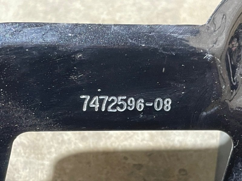 Кронштейн крепления крыла