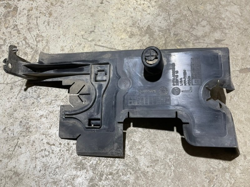 Воздуховод радиатора левый