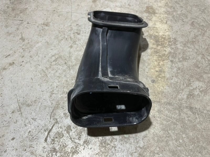 Патрубок воздушного фильтра