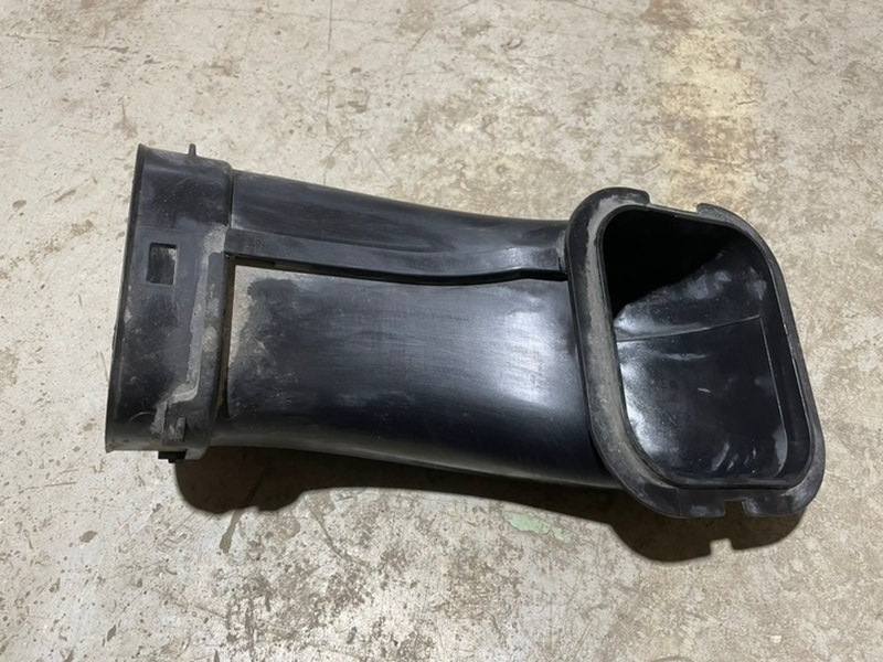 Патрубок воздушного фильтра