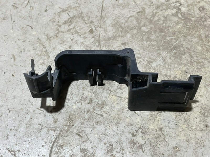 Кронштейн крепежный вспомогательный (разного назначения)