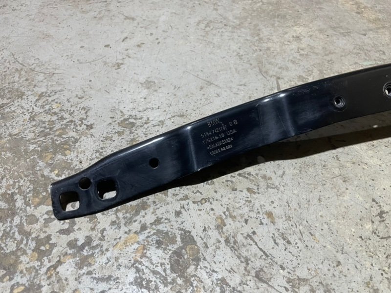 Кронштейн передней панели