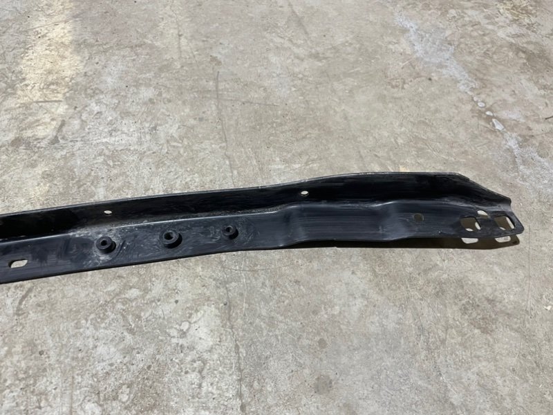 Кронштейн передней панели