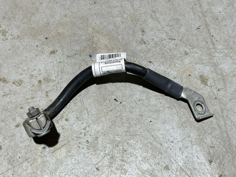 Клемма аккумулятора -