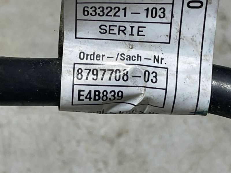 Клемма аккумулятора -