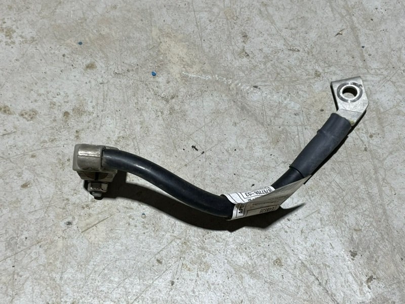 Клемма аккумулятора -