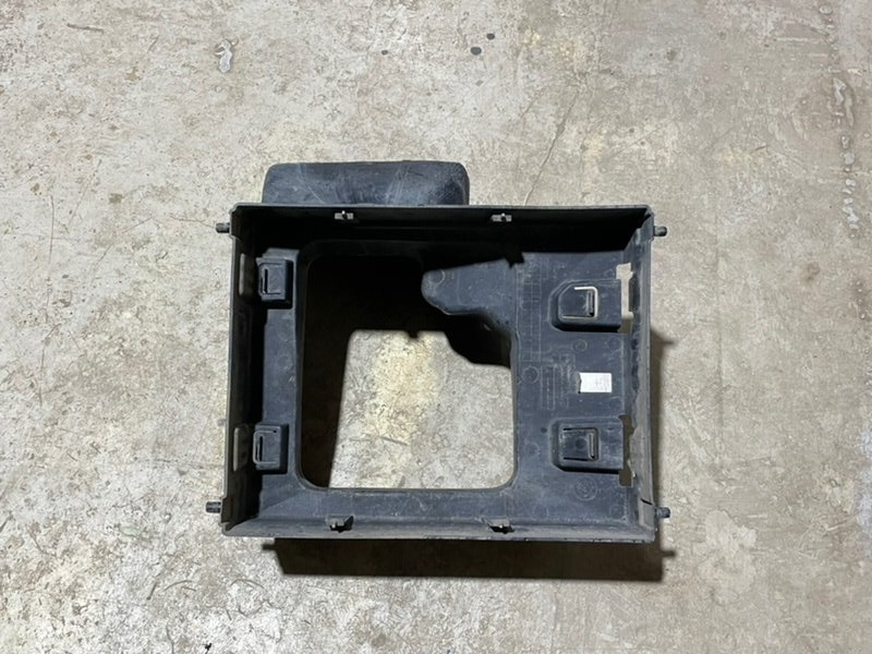 Воздуховод радиатора правый