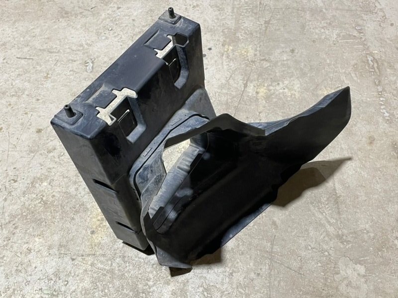 Воздуховод радиатора правый